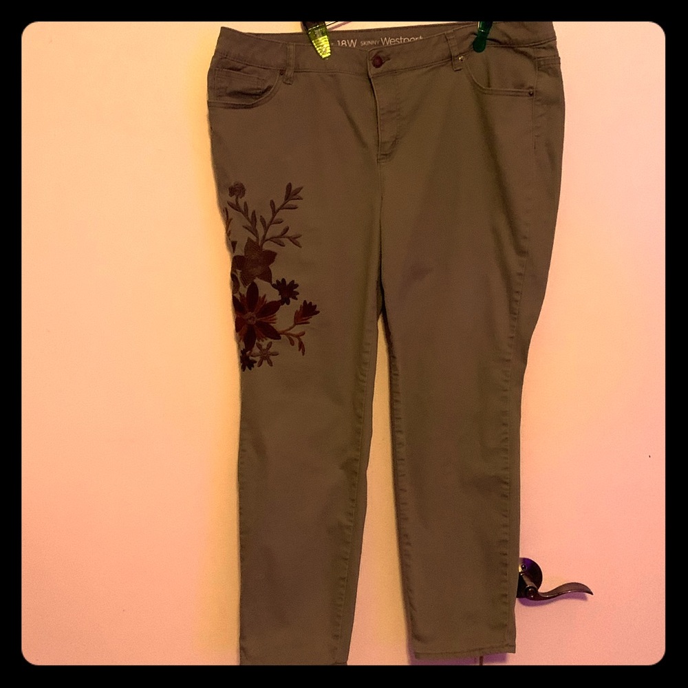 Embroidered super cute jeans